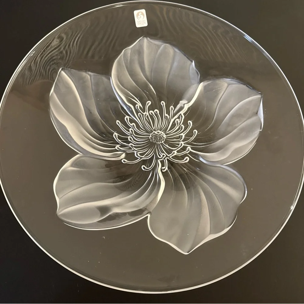 Sasaki Crystal Bowl 3D Effect Clear Flower Thick  11.5” Width